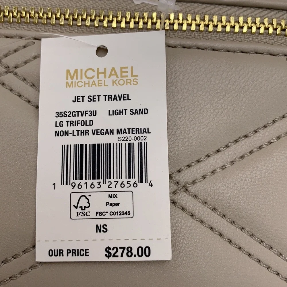 MICHAEL KORS JET SET TRAVEL LARGE TRIFOLD WALLET LIGHT SAND COLOR NWT